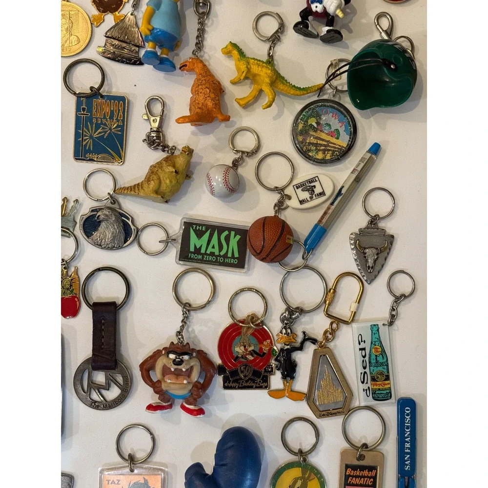 🔑 Huge Vintage Keychain Lot 100+ Advertising Travel Souvenir Character Novelty